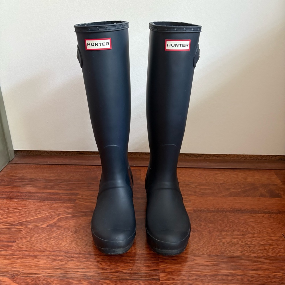 Hunter Navy Blue Tall Women’s Rain Boots